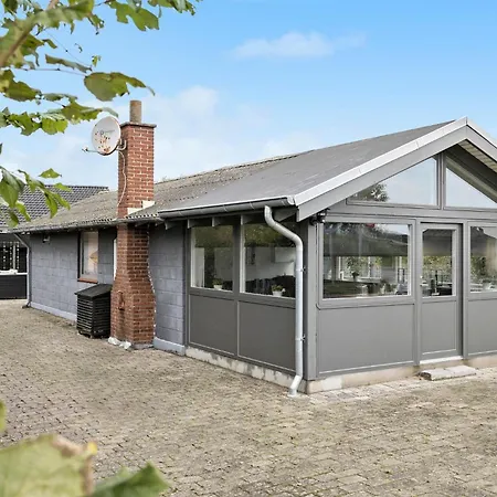 בית נופש Lovely In With Wifi